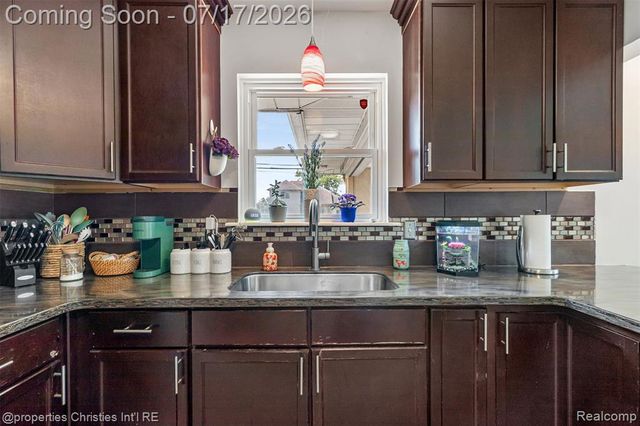 20200 Shores Street, Saint Clair Shores, MI 48080