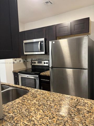 18344 NW 68th Avenue G, Hialeah, FL 33015