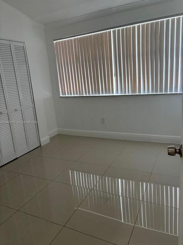 18344 NW 68th Avenue G, Hialeah, FL 33015