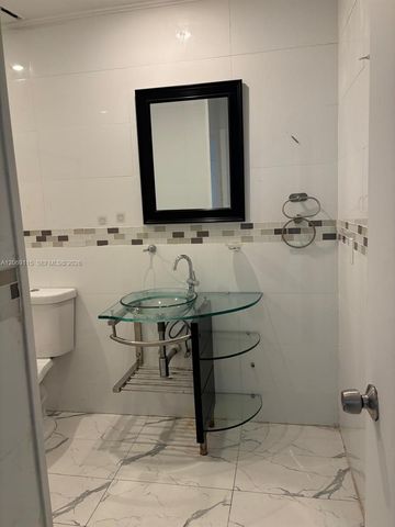18344 NW 68th Avenue G, Hialeah, FL 33015