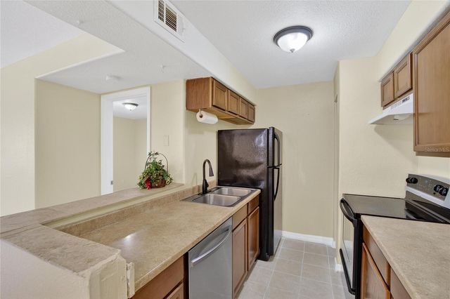 202 RED MAPLE PLACE 202, Brandon, FL 33510