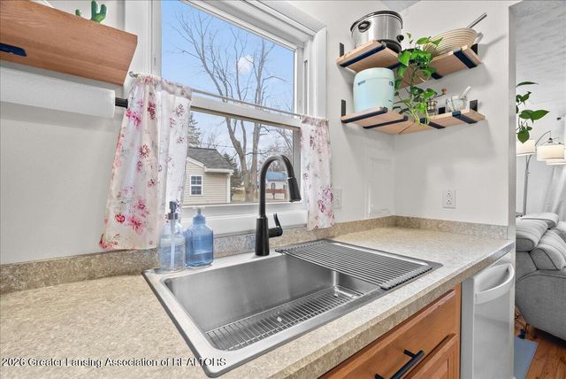 6246 Gardenia Avenue, Lansing, MI 48911