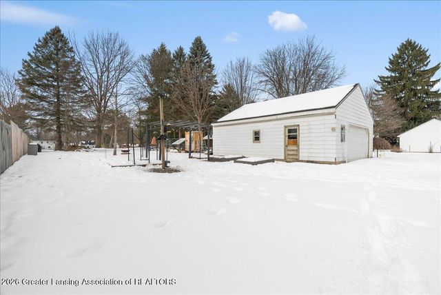 6246 Gardenia Avenue, Lansing, MI 48911