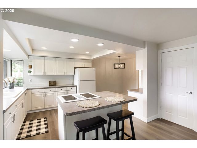 14785 Nw PERIMETER Dr, Beaverton, OR 97006