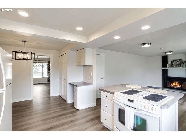 14785 Nw PERIMETER Dr, Beaverton, OR 97006