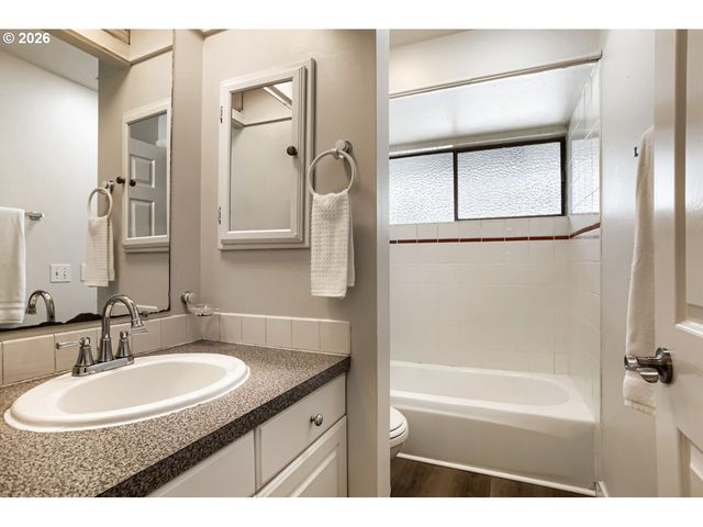 14785 Nw PERIMETER Dr, Beaverton, OR 97006