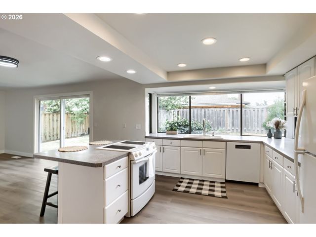 14785 Nw PERIMETER Dr, Beaverton, OR 97006