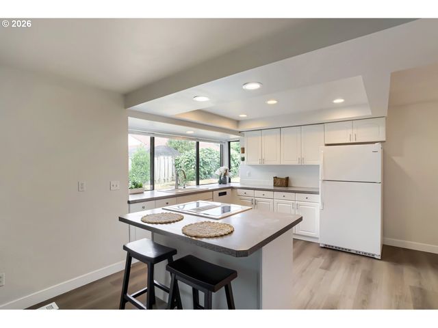 14785 Nw PERIMETER Dr, Beaverton, OR 97006
