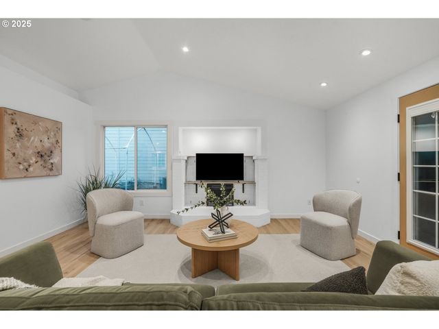 257 Sw NANCY Cir, Gresham, OR 97030