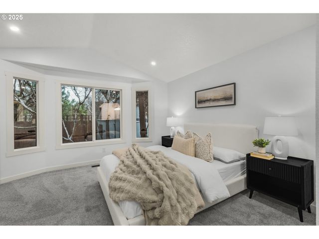 257 Sw NANCY Cir, Gresham, OR 97030