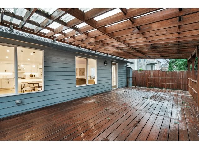 257 Sw NANCY Cir, Gresham, OR 97030