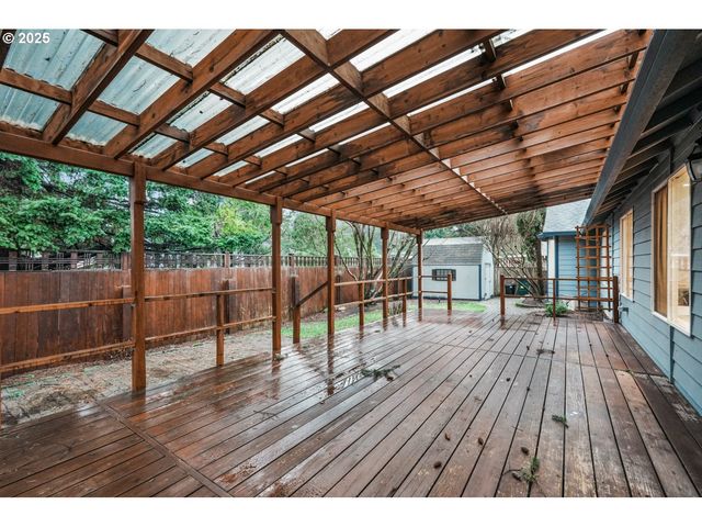 257 Sw NANCY Cir, Gresham, OR 97030