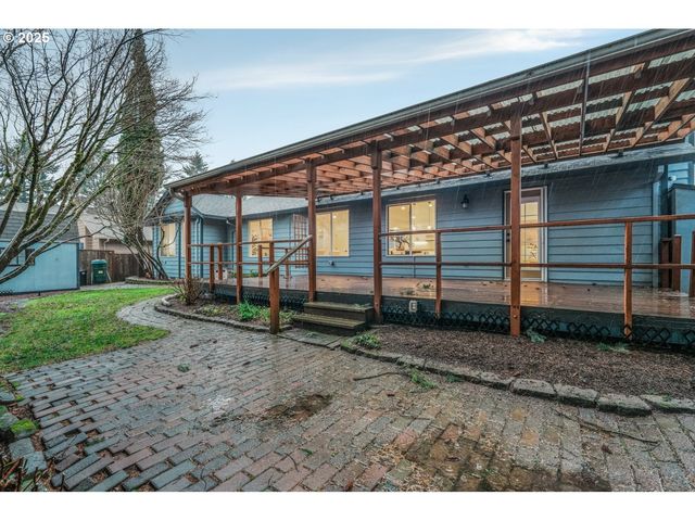 257 Sw NANCY Cir, Gresham, OR 97030