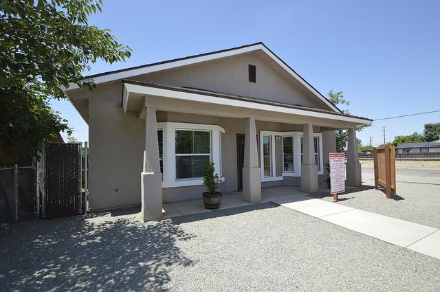 261 E Street, Fresno, CA 93706