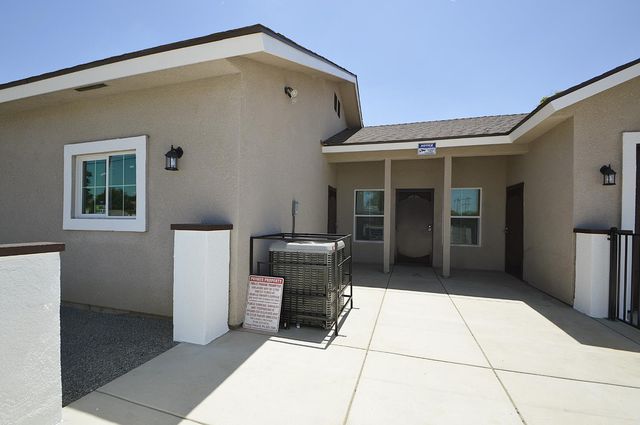 261 E Street, Fresno, CA 93706