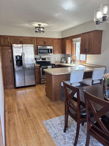 9153 Larch Lane N, Maple Grove, MN 55369