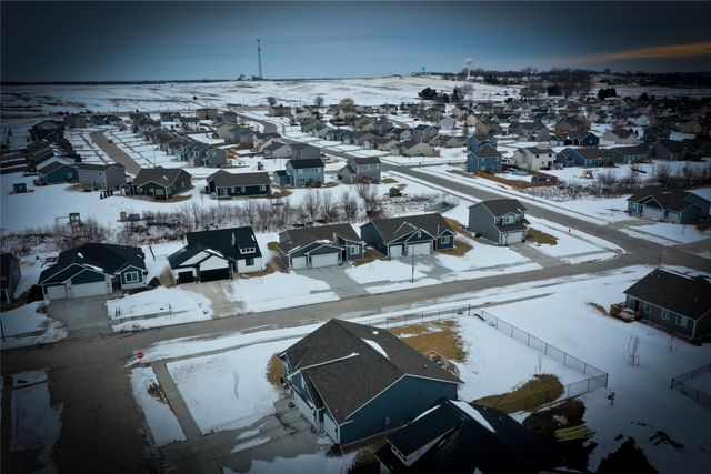 2311 Oxley Drive, Granger, IA 50109