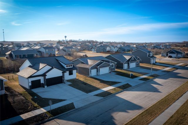 2311 Oxley Drive, Granger, IA 50109