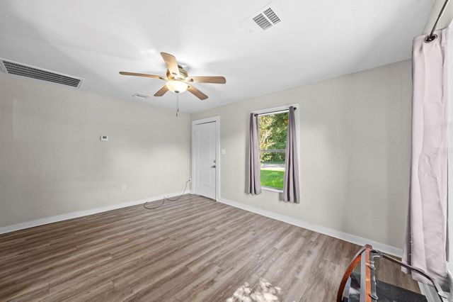 11 Jennische St, Baytown, TX 77520