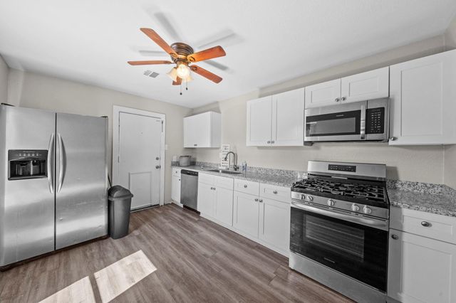 11 Jennische St, Baytown, TX 77520
