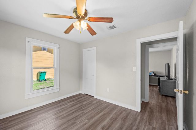 11 Jennische St, Baytown, TX 77520