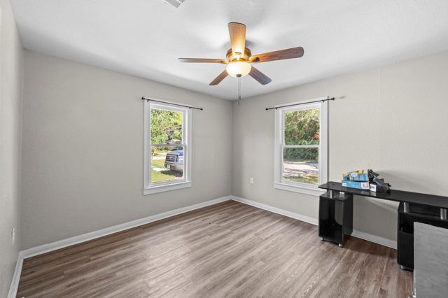 11 Jennische St, Baytown, TX 77520