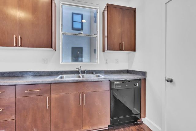 792 Dolomite Ct, West Sacramento, CA 95691