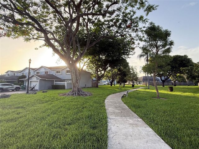 14251 SW 96th Ter 14251, Miami, FL 33186