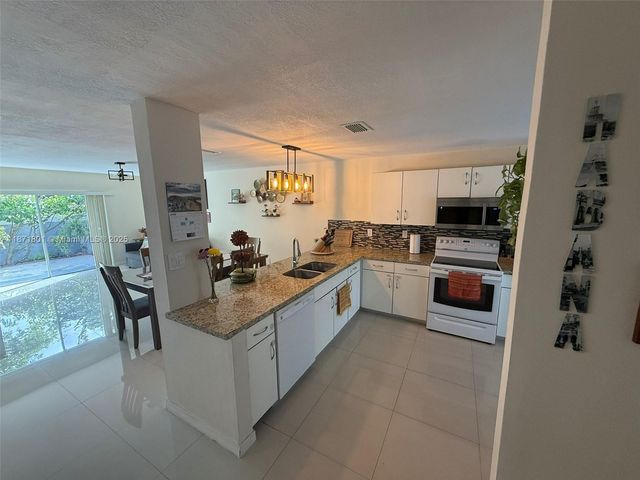 14251 SW 96th Ter 14251, Miami, FL 33186