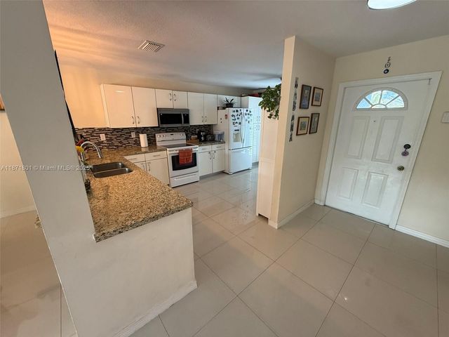 14251 SW 96th Ter 14251, Miami, FL 33186