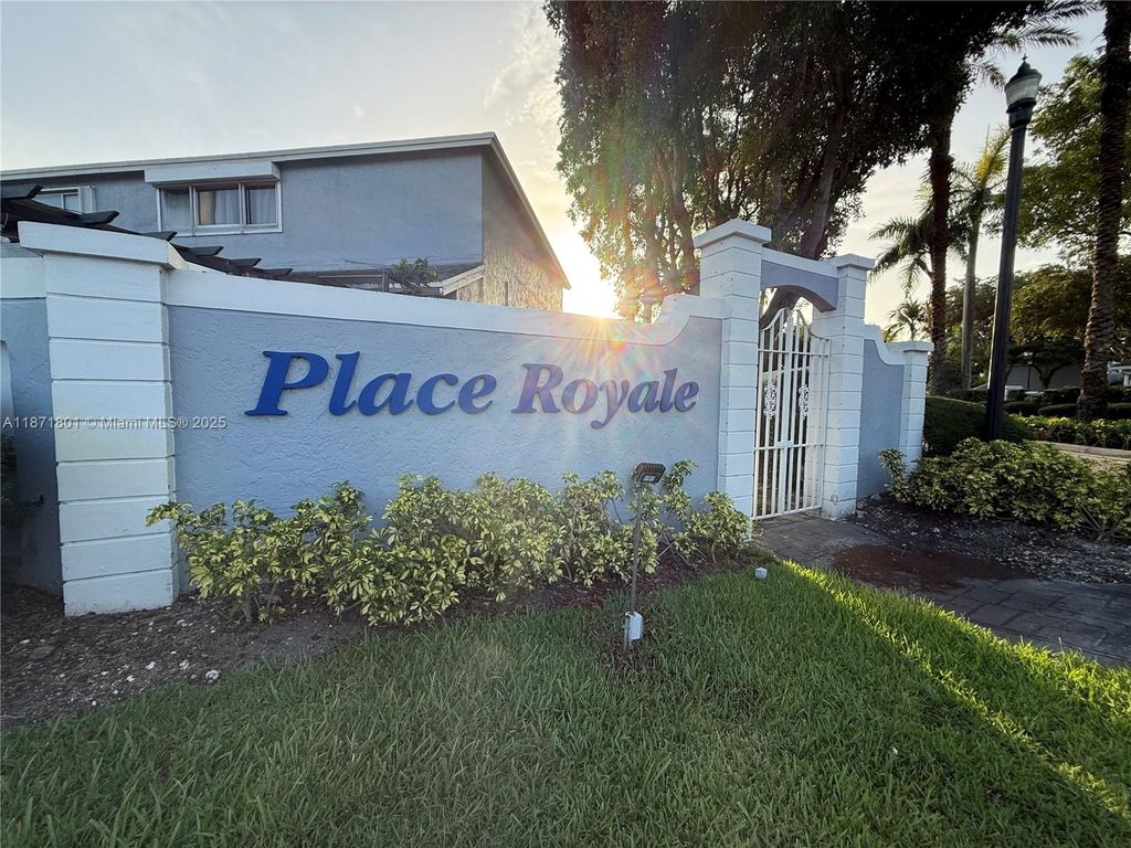 14251 SW 96th Ter 14251, Miami, FL 33186