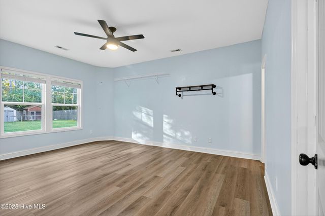 117 Cedar Ridge Drive, Maysville, NC 28555