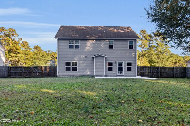 117 Cedar Ridge Drive, Maysville, NC 28555