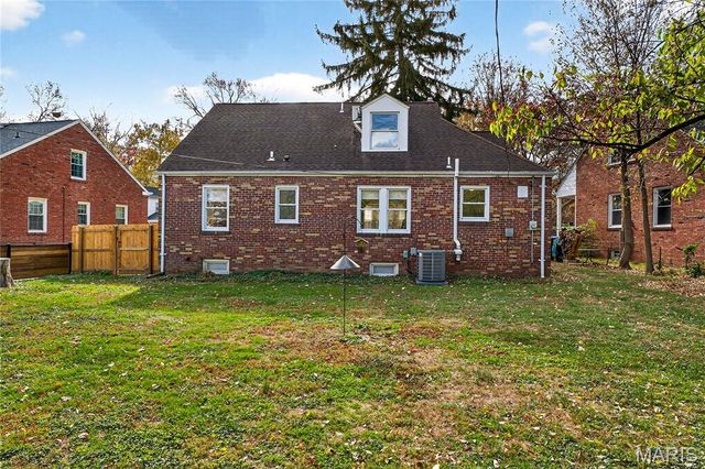 7465 Drexel Drive, University City, MO 63130