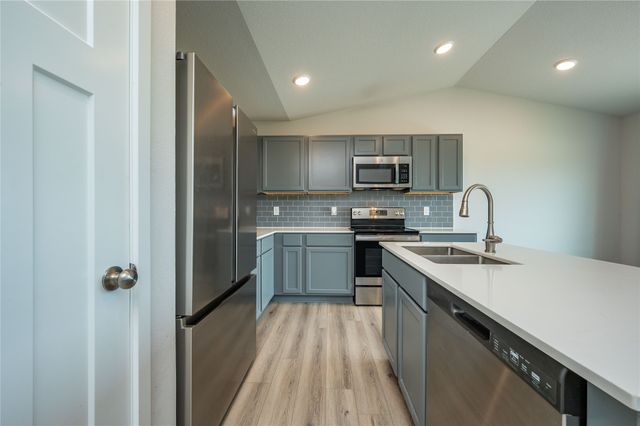 2860 Pilgrim Drive SW, Altoona, IA 50009