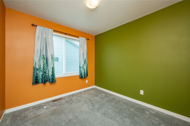 2860 Pilgrim Drive SW, Altoona, IA 50009