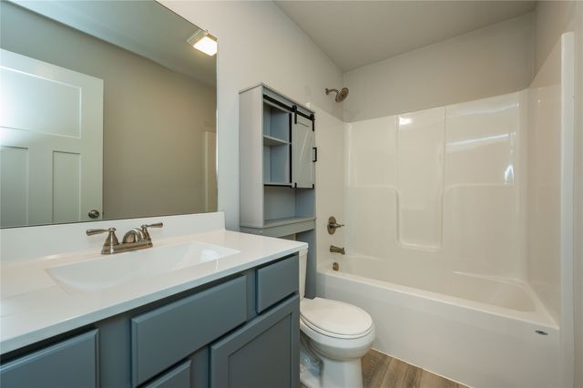 2860 Pilgrim Drive SW, Altoona, IA 50009