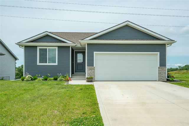 2860 Pilgrim Drive SW, Altoona, IA 50009