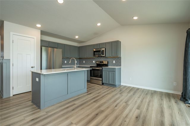 2860 Pilgrim Drive SW, Altoona, IA 50009