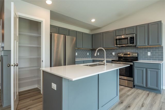 2860 Pilgrim Drive SW, Altoona, IA 50009