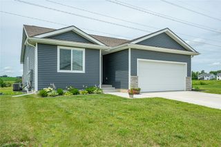 2860 Pilgrim Drive SW, Altoona, IA 50009