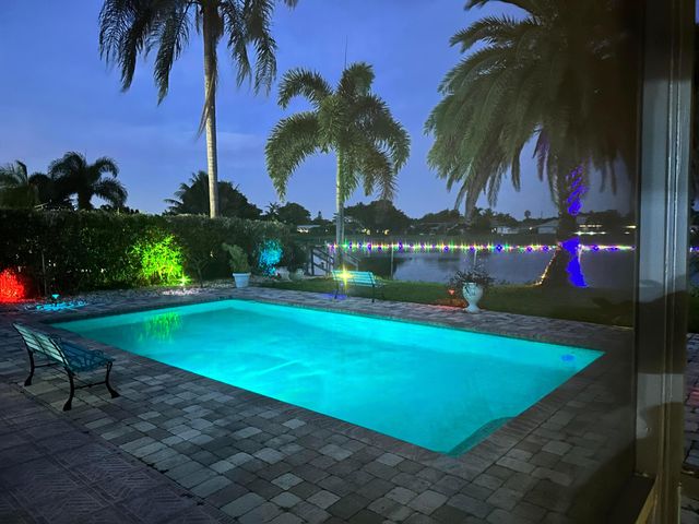 5010 WOODSTONE Circle N, Lake Worth, FL 33463
