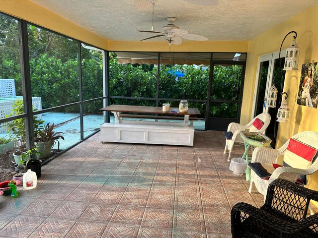 5010 WOODSTONE Circle N, Lake Worth, FL 33463