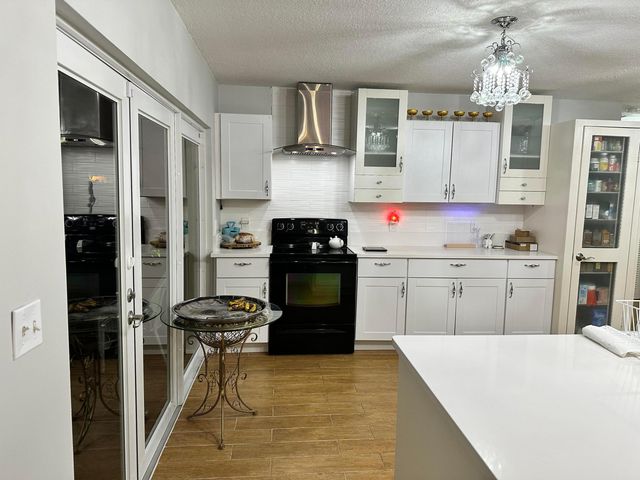 5010 WOODSTONE Circle N, Lake Worth, FL 33463