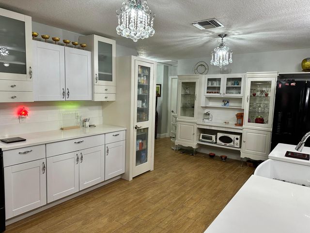 5010 WOODSTONE Circle N, Lake Worth, FL 33463