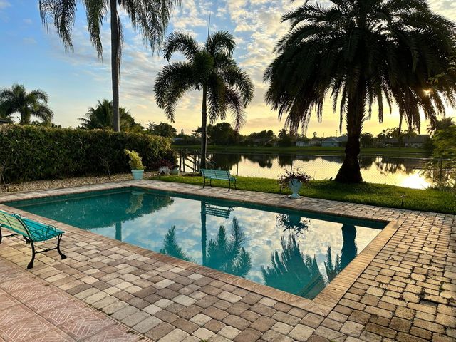 5010 WOODSTONE Circle N, Lake Worth, FL 33463