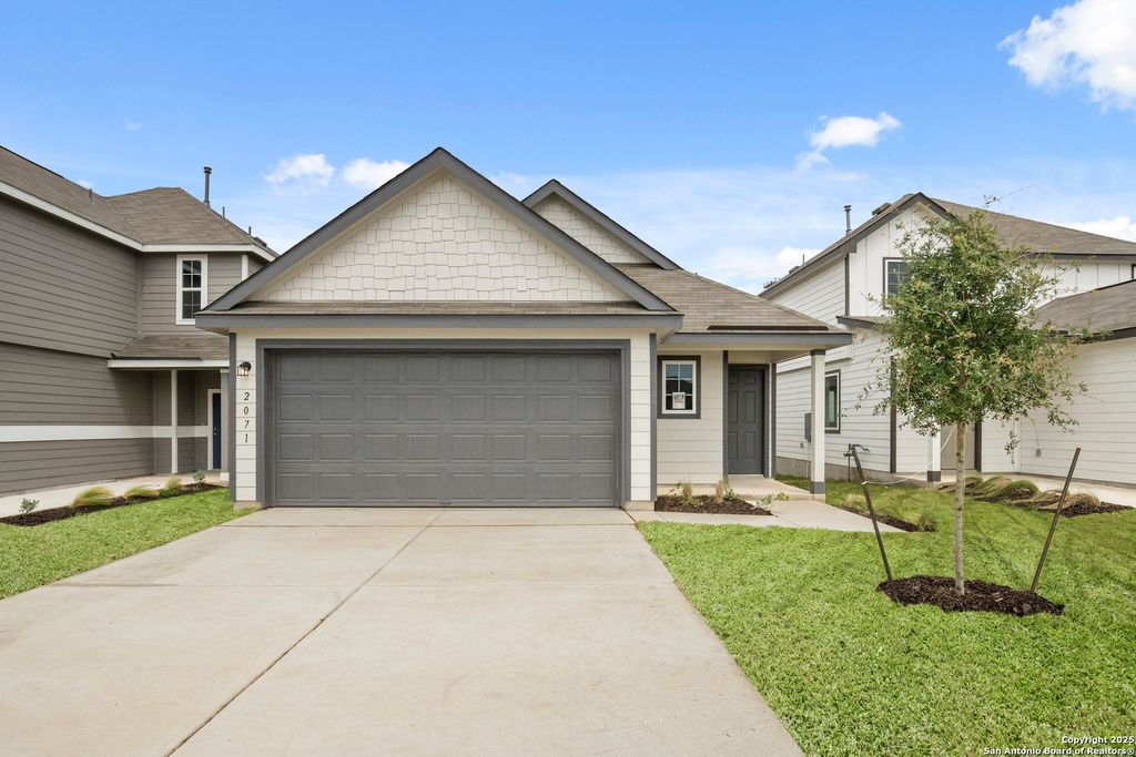 2071 Olivia Drive, New Braunfels, TX 78130