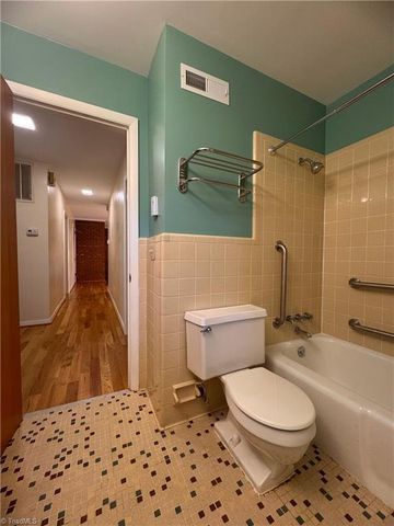 501 Forestdale Drive, Jamestown, NC 27282