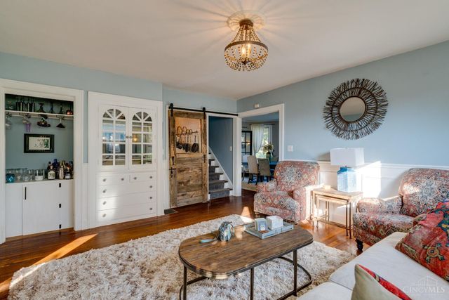 6201 Cambridge Avenue, Cincinnati, OH 45230