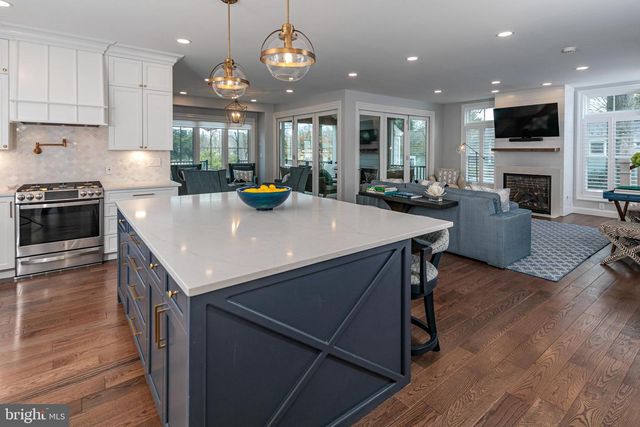 111 LANING AVE, Pennington, NJ 08534